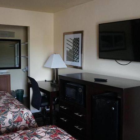 אוסטין Village Motor Inn מראה חיצוני תמונה