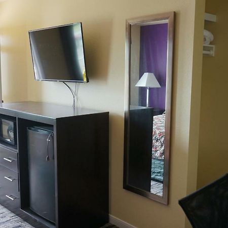 אוסטין Village Motor Inn מראה חיצוני תמונה