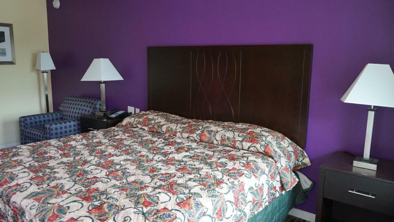 אוסטין Village Motor Inn מראה חיצוני תמונה